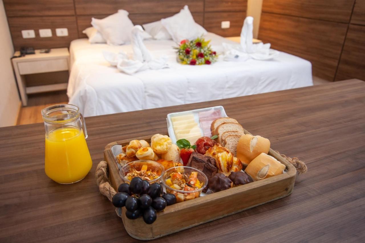 London Hotel Londrina Bagian luar foto