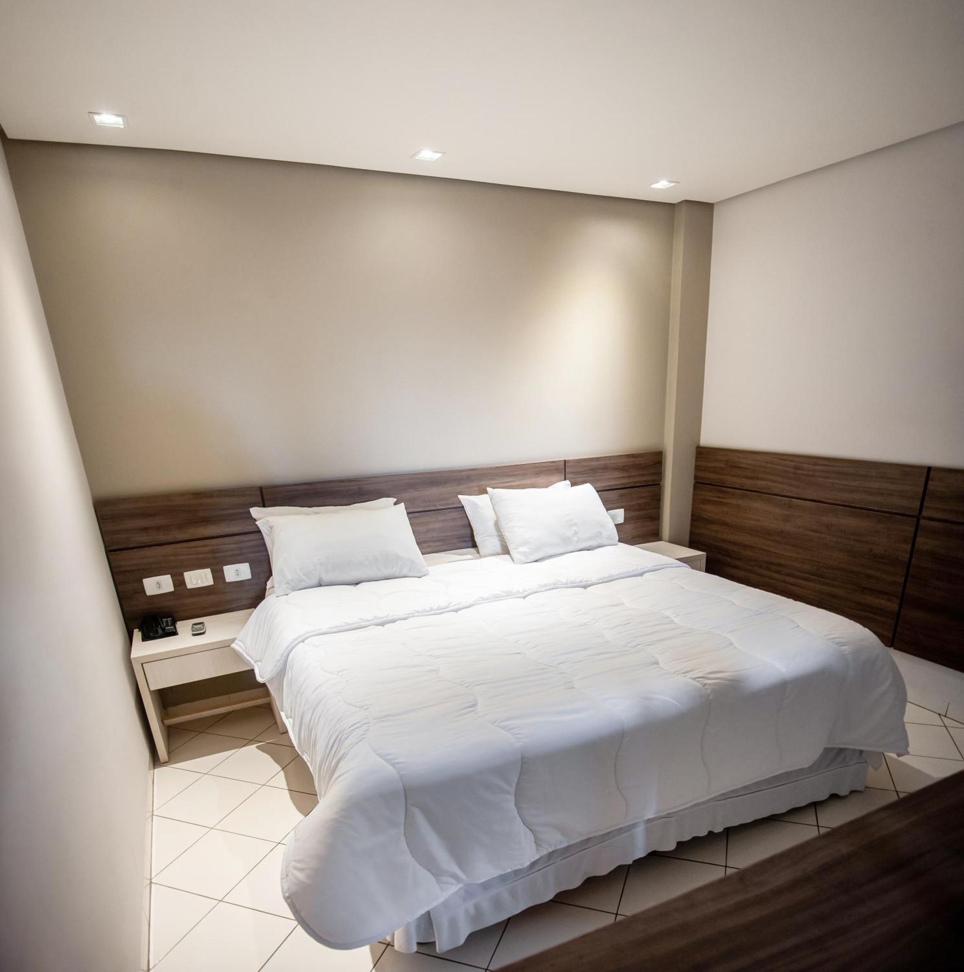 London Hotel Londrina Ruang foto