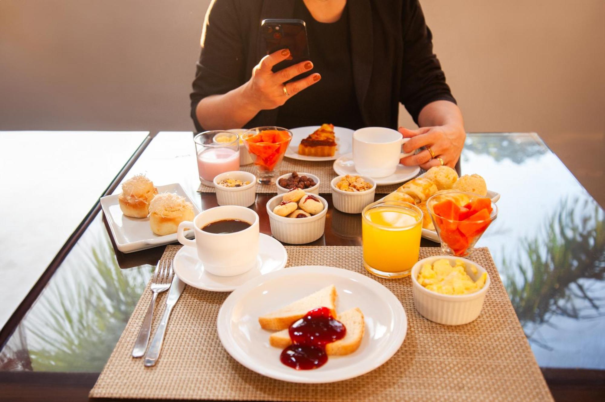 London Hotel Londrina Bagian luar foto