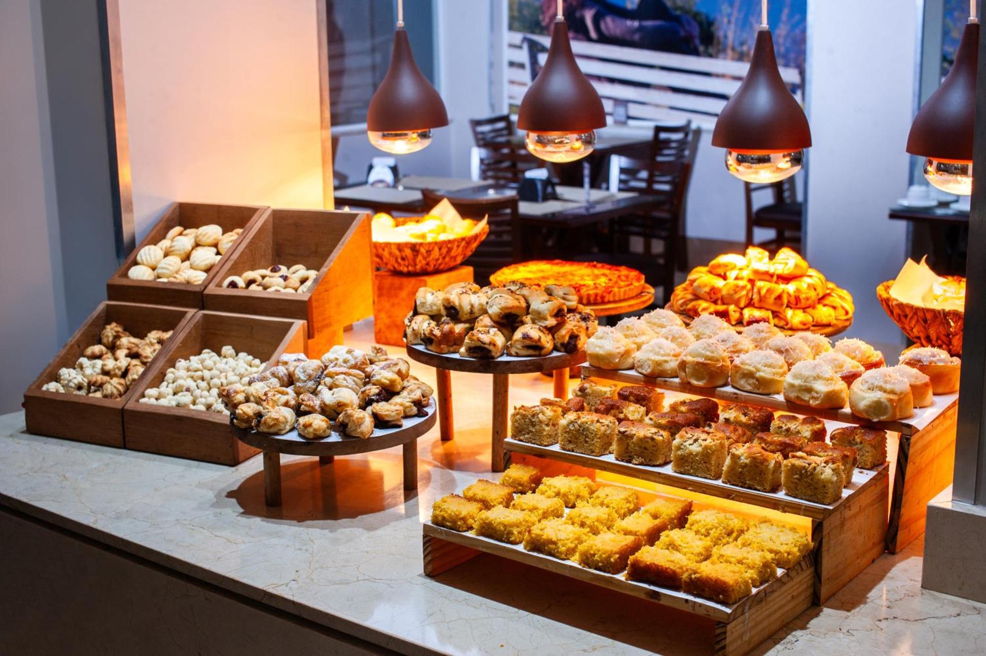 London Hotel Londrina Bagian luar foto