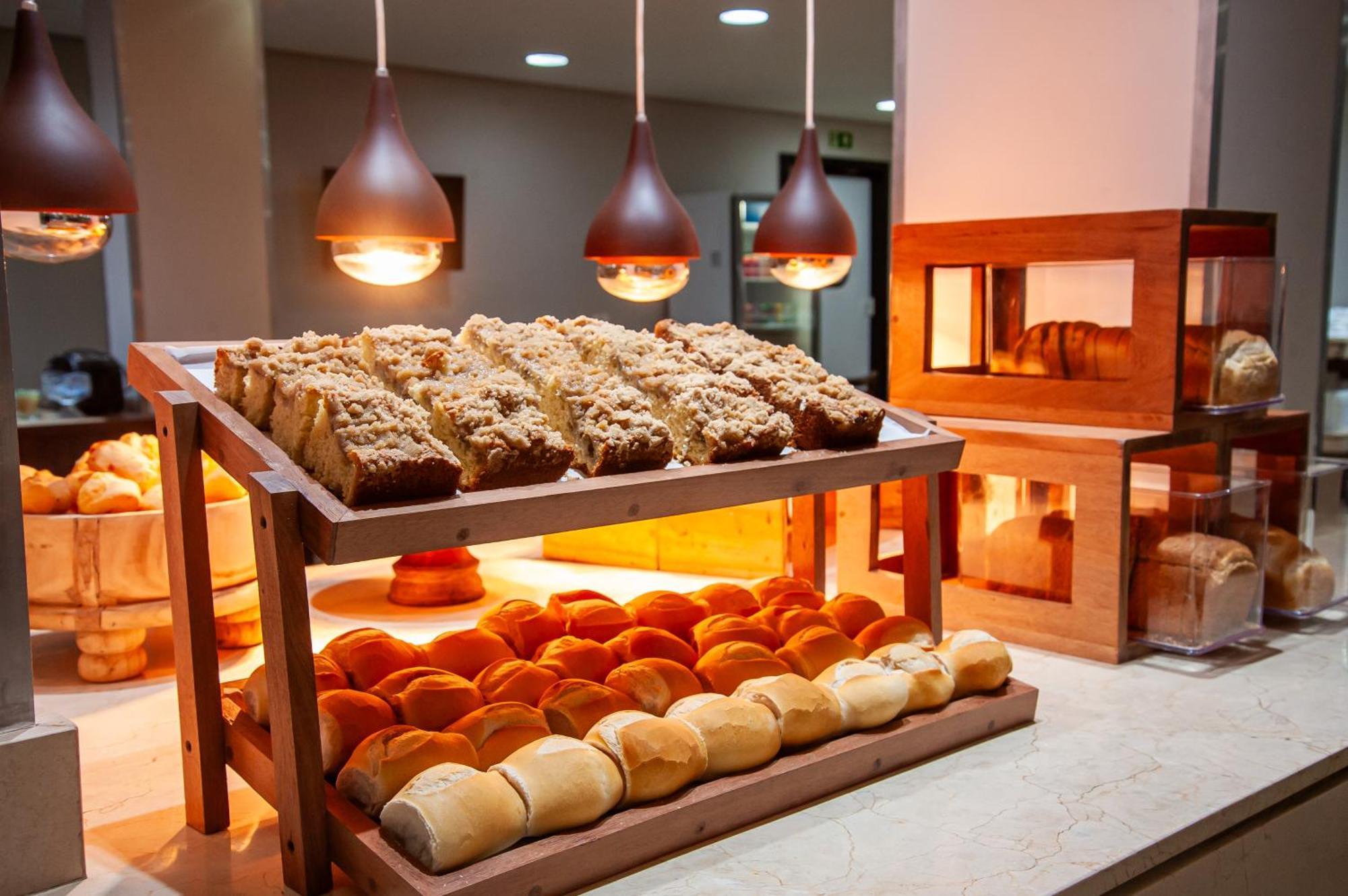London Hotel Londrina Bagian luar foto