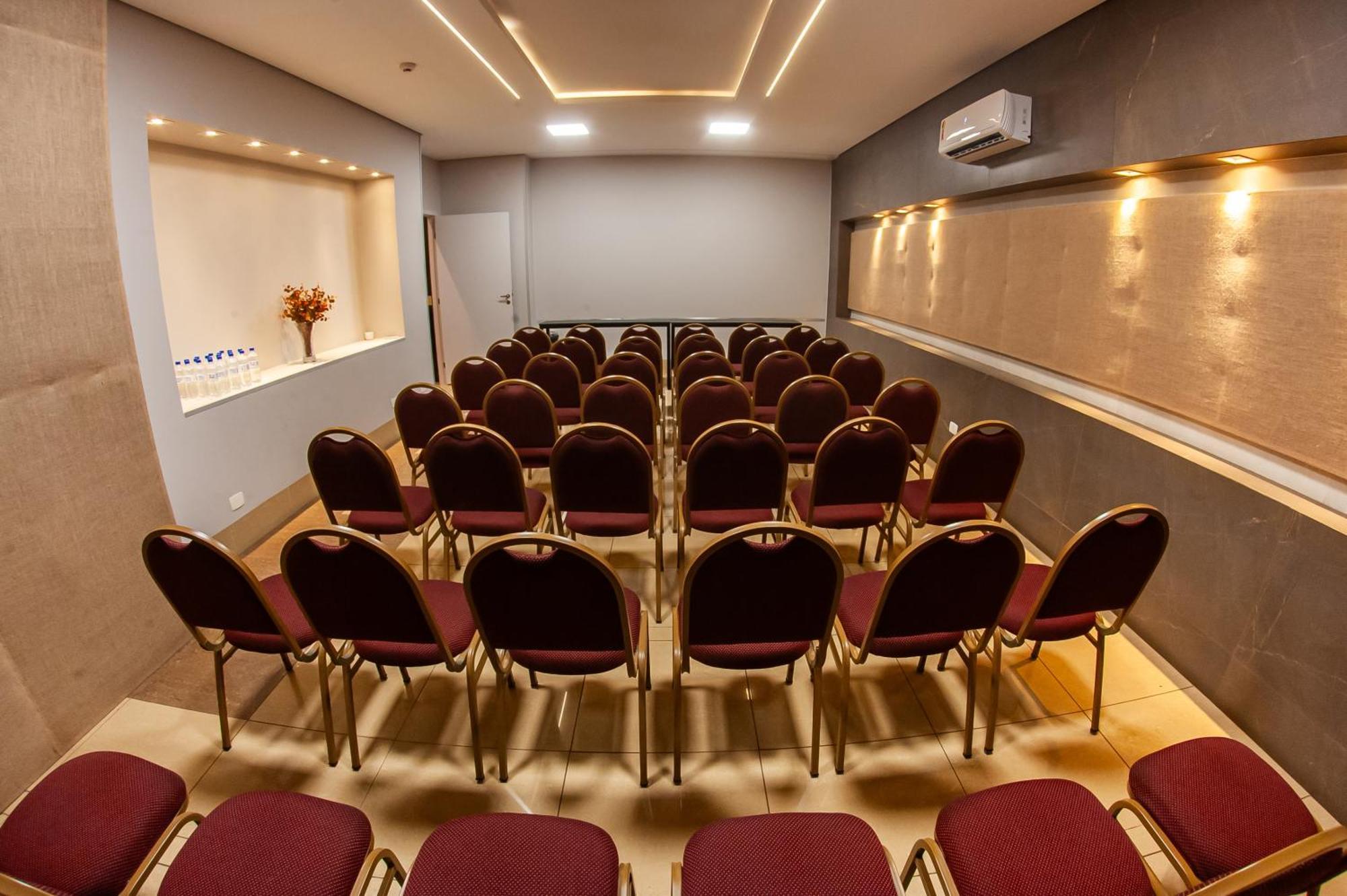 London Hotel Londrina Bagian luar foto