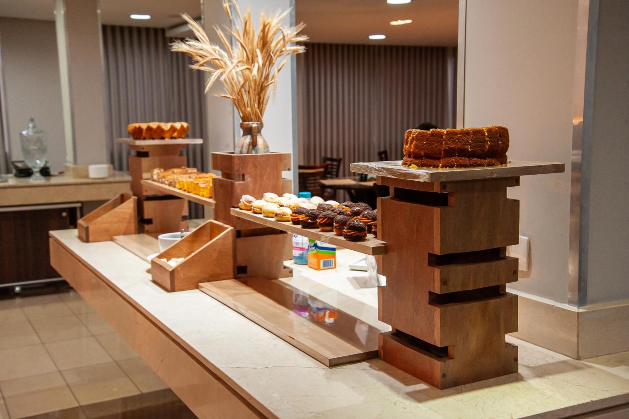 London Hotel Londrina Bagian luar foto