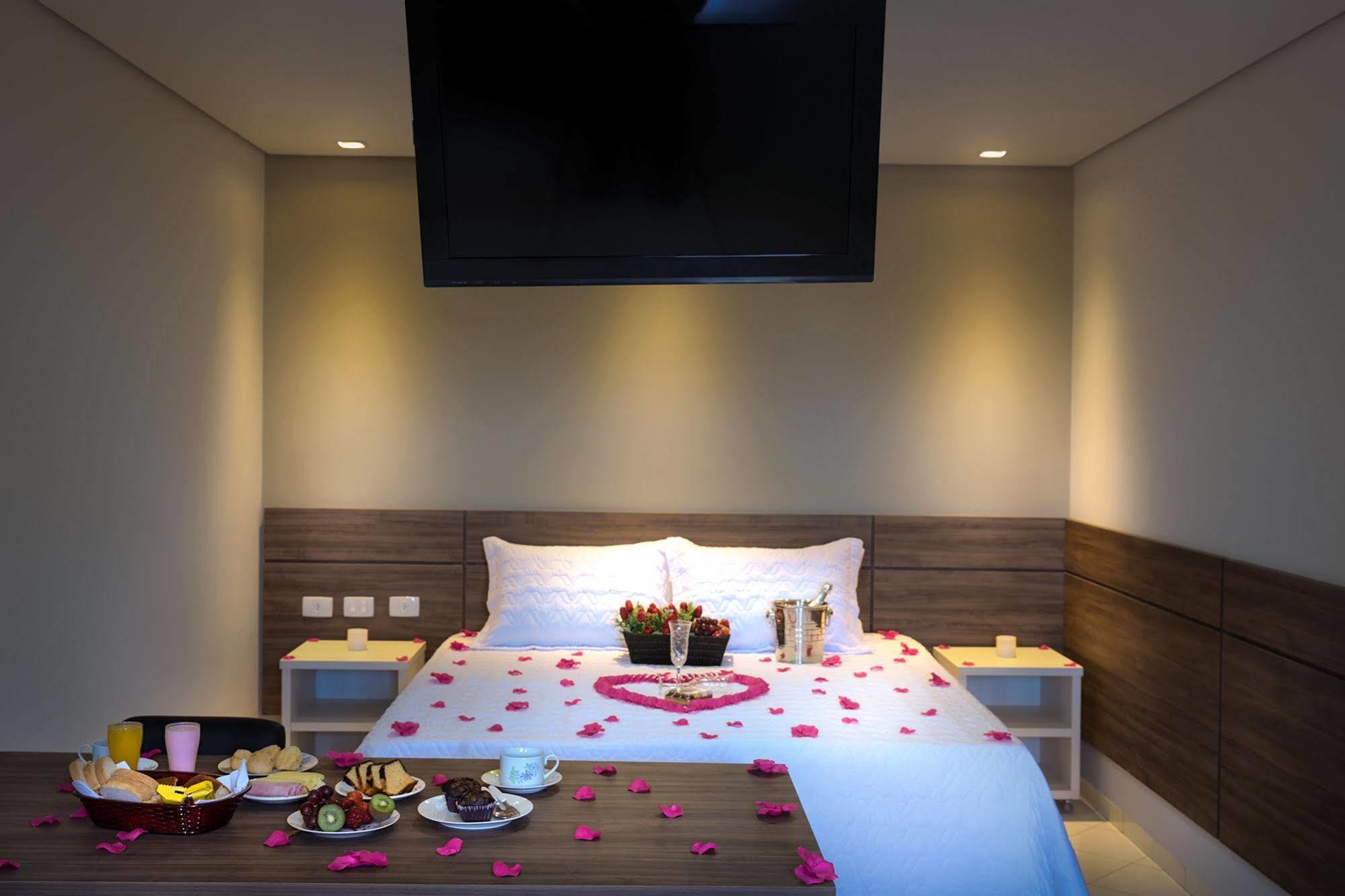 London Hotel Londrina Bagian luar foto