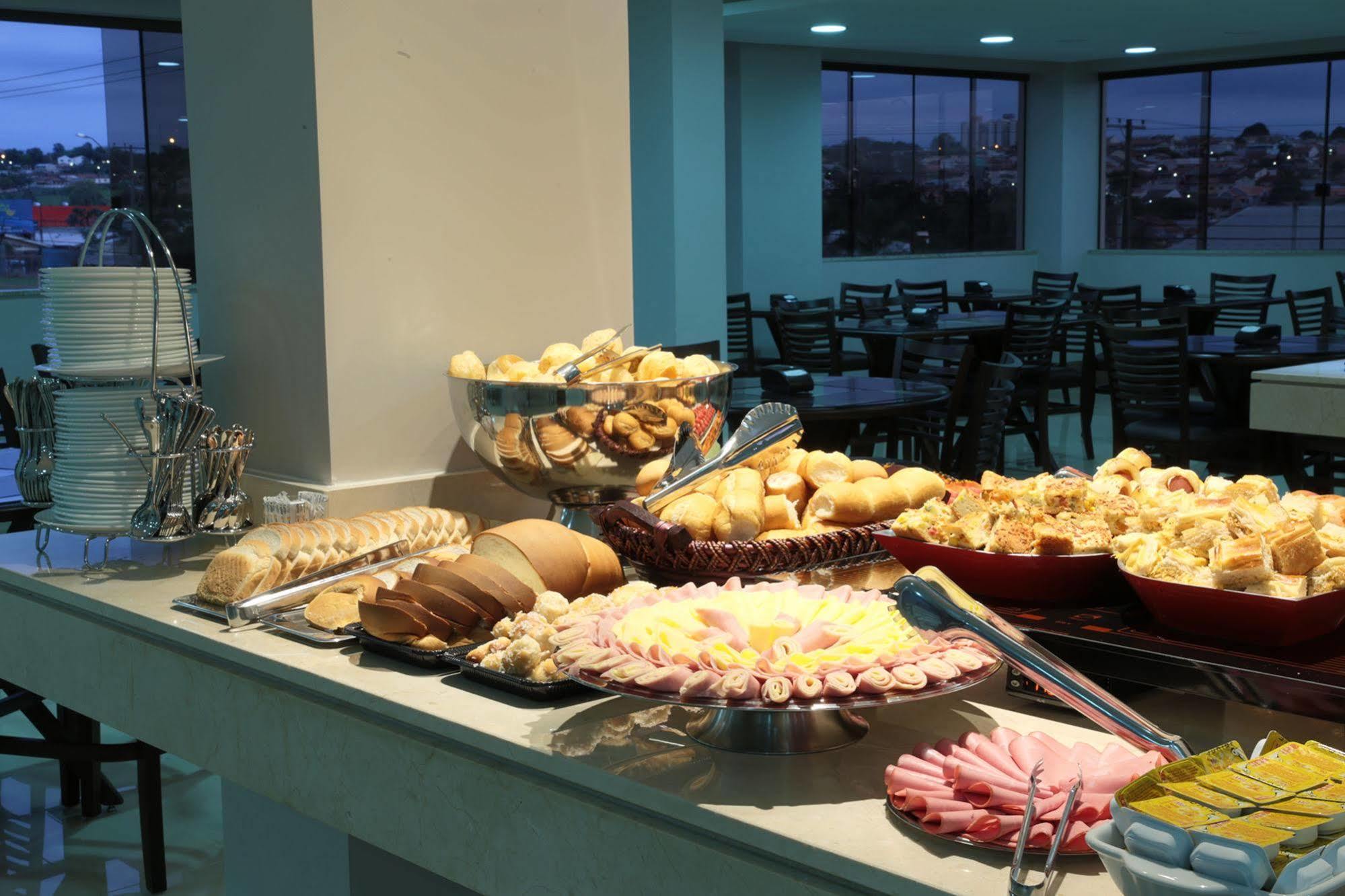 London Hotel Londrina Bagian luar foto